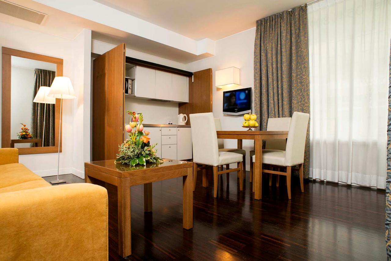 Villa Dei Gelsomini & National Hotel Dal 1903 Rimini Ngoại thất bức ảnh